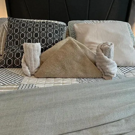 Cozy & Confy Apt W/Full Kitchen For 4Ppl Apartment